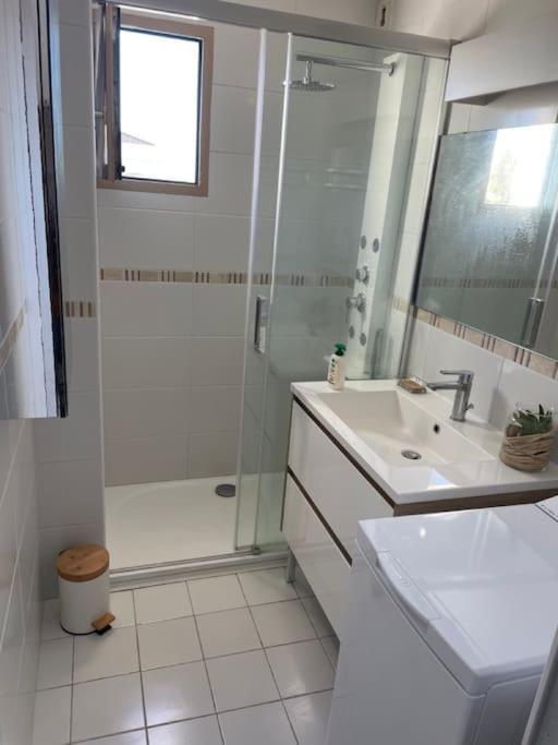Apartament Domaine D'Azur - Renovated 1Br With Terrace Pool & Garage Le Lavandou Zewnętrze zdjęcie